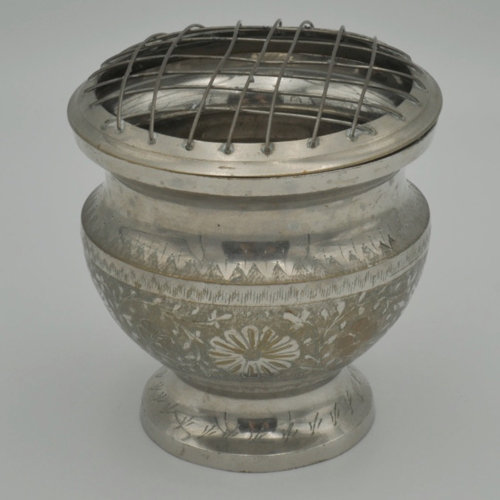 Vintage etched metal flower frog vase (or incense burner) - Picture 2 of 10